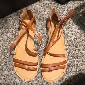 American Eagle Sandals